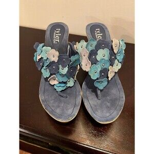 Size 8 wood clog, blue flowers Richard Tyler